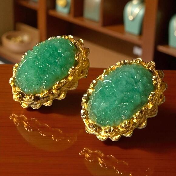Vintage Green Floral Lucite Gold Tone Earrings Grannycore Omega Back Clip On